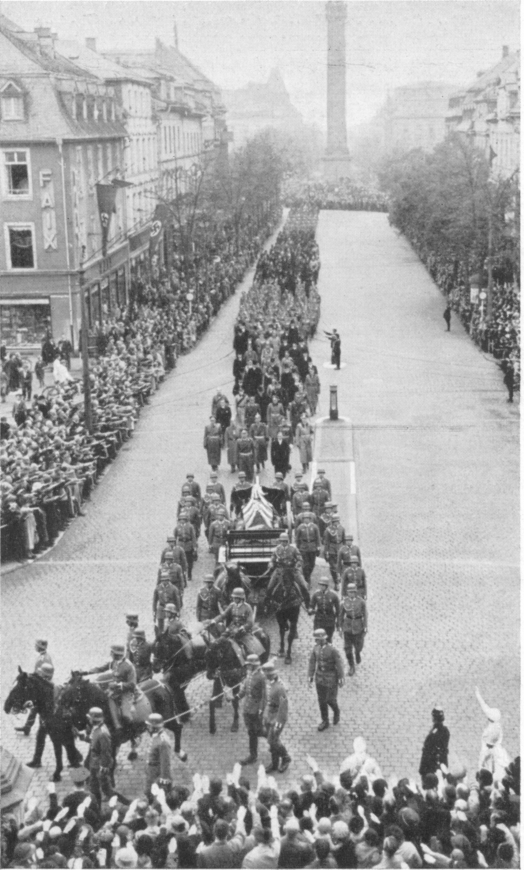 Trauerzug Großherzog Ernst Ludwig, 1937
